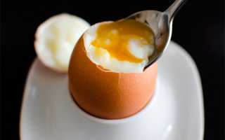 Сколько калорий в вареном яйце всмятку и его польза при похудении