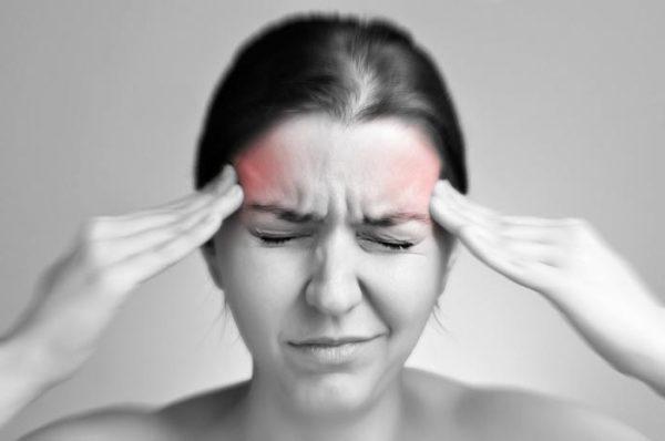 Нарушения кровообращения, вызванные остеохондрозом, проявляются мучительными головными болями
